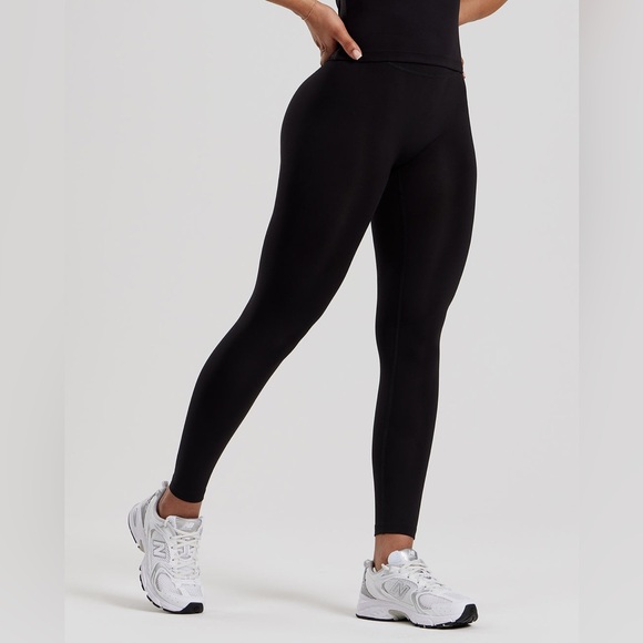 Women’s Best Black Essentials Leggings - Size S - Picture 1 of 5